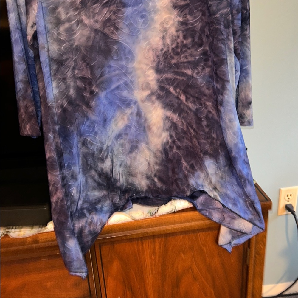 Dressbarn Women’s Blue Paisley Long Sleeve w/Sequins Top-Size Large - Picture 6 of 6